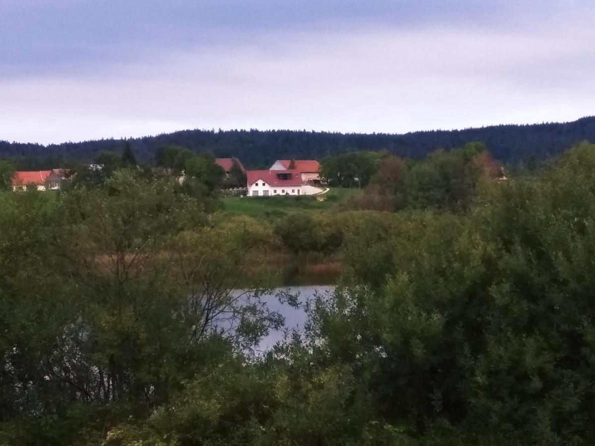 L'Esca'Lac Grande-Riviere Chateau Bagian luar foto
